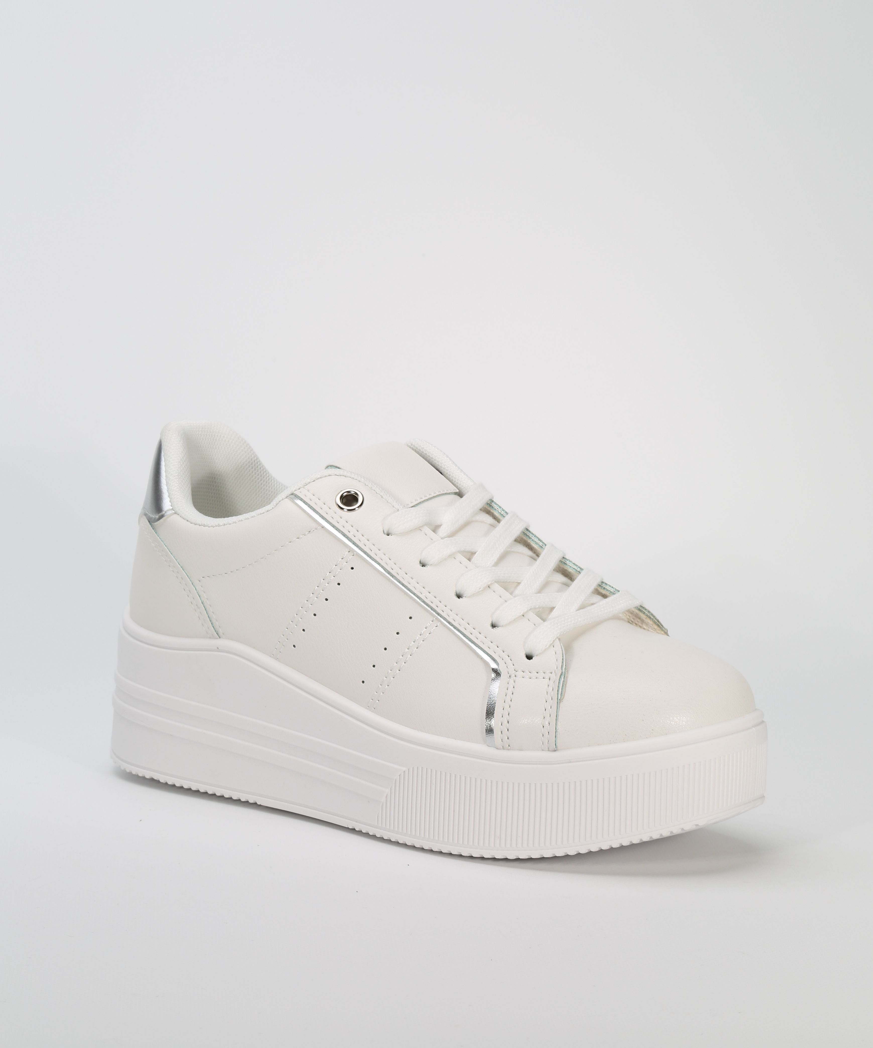 Sabrinas com tira no calcanhar metalizadas image number null